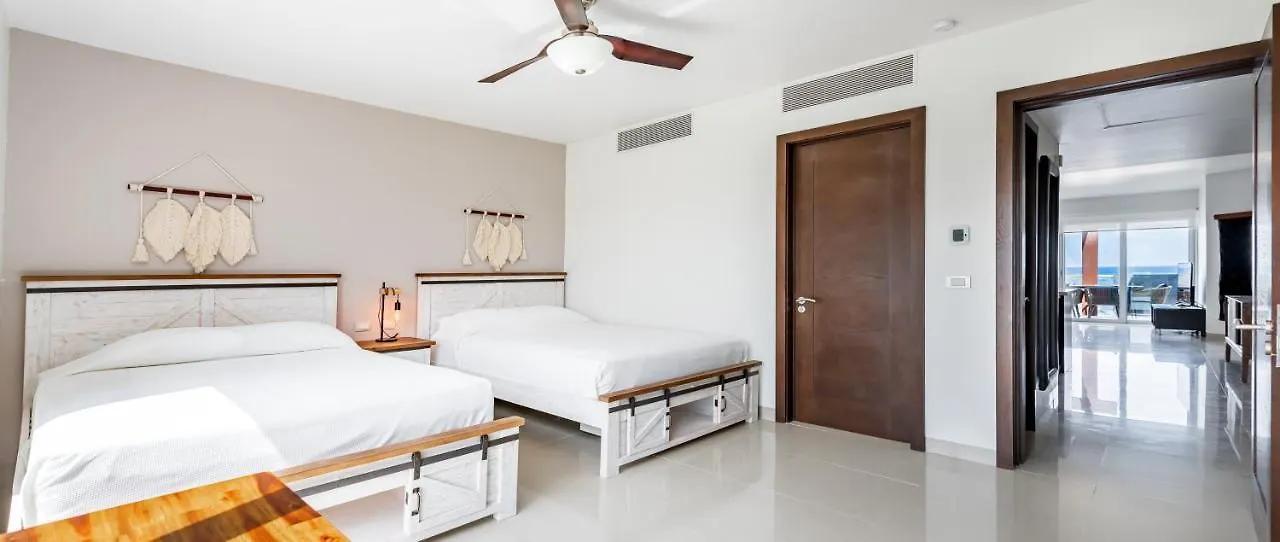 Apartamento Casa Los Mares ocean front penthouse condo Playa del Carmen