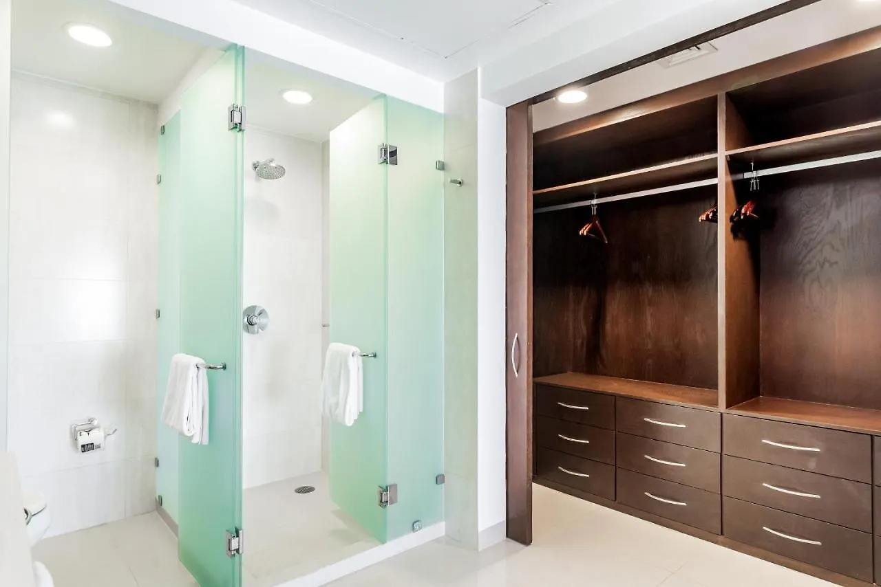 Casa Los Mares ocean front penthouse condo Playa del Carmen Apartamento